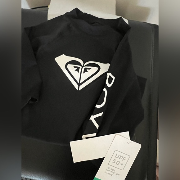 Roxy Other - Roxy Long sleeve Kids Rashgaurd NWT. Black size 8 / small